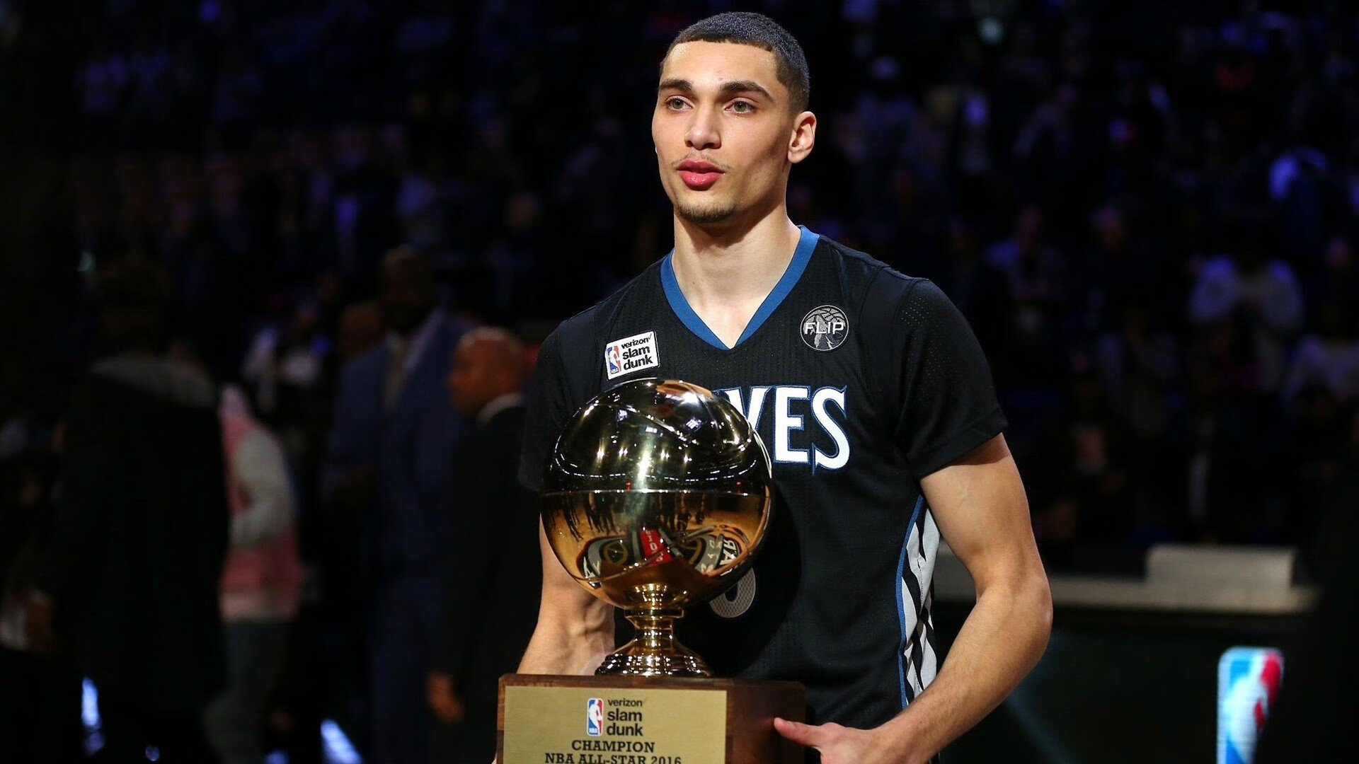 Rookie官方宣布最后时刻胜出新规，皇家马德里引发争议！赛场气氛高涨